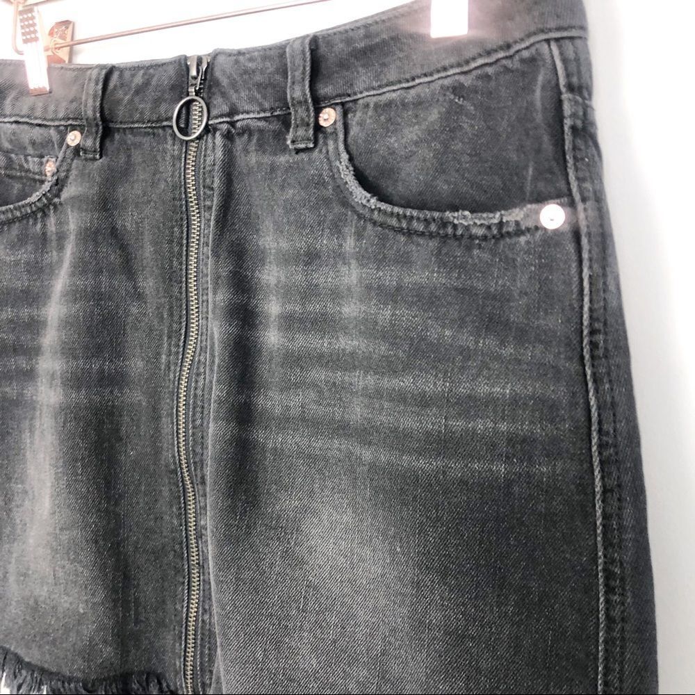 FREE PEOPLE | WE THE FREE Zip Front Denim Jean Mini Skirt Black Gray Women’s 28 - Picture 5 of 10